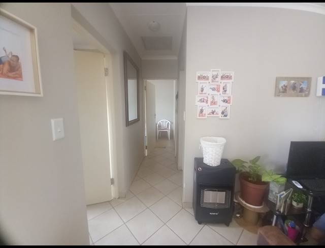 2 BEDROOM FREEHOLD FOR SALE IN CRYSTAL PARK